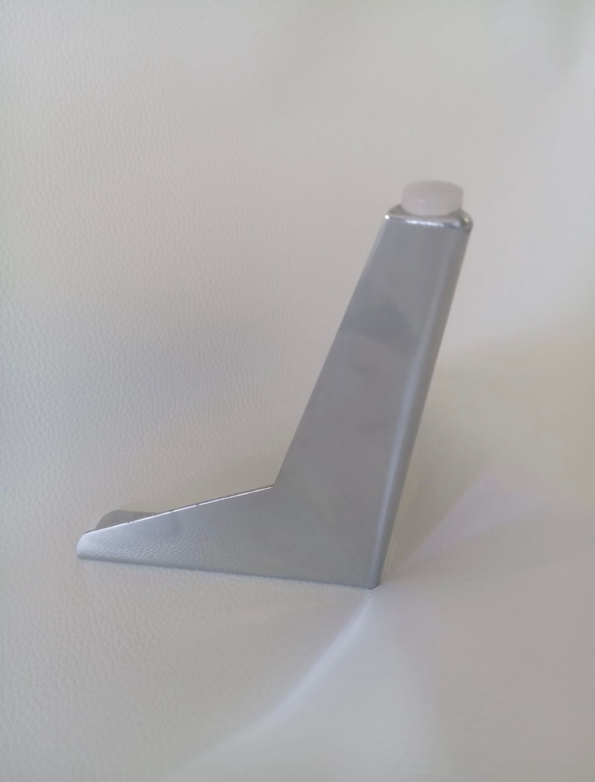 Silver Diamond L-Shape Leg